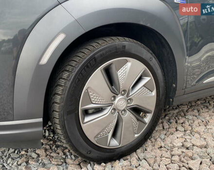Сірий Хендай Kona, об'ємом двигуна 0 л та пробігом 115 тис. км за 18700 $, фото 6 на Automoto.ua