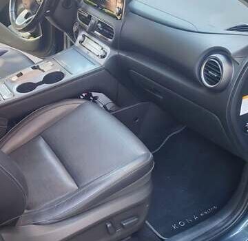 Серый Хендай Kona, объемом двигателя 0 л и пробегом 105 тыс. км за 17999 $, фото 28 на Automoto.ua