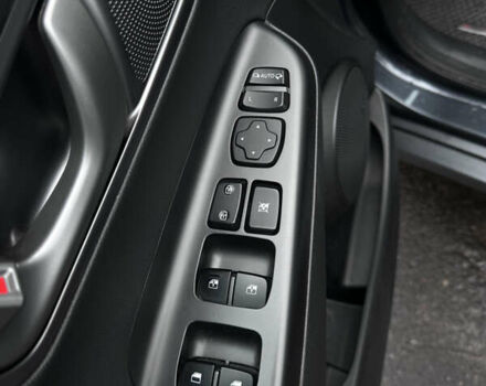 Серый Хендай Kona, объемом двигателя 0 л и пробегом 115 тыс. км за 19000 $, фото 21 на Automoto.ua