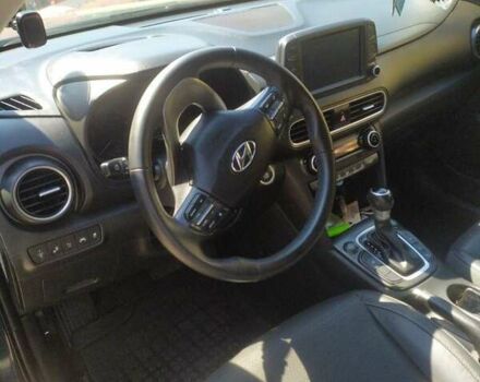 Серый Хендай Kona, объемом двигателя 1.6 л и пробегом 77 тыс. км за 15500 $, фото 7 на Automoto.ua