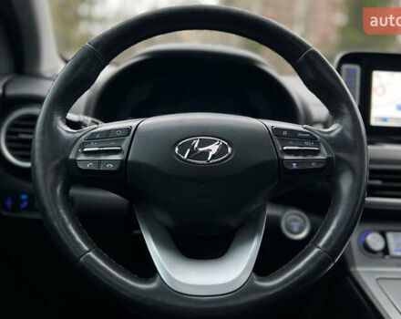 Серый Хендай Kona, объемом двигателя 0 л и пробегом 164 тыс. км за 16999 $, фото 9 на Automoto.ua