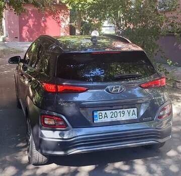 Серый Хендай Kona, объемом двигателя 0 л и пробегом 105 тыс. км за 17999 $, фото 8 на Automoto.ua