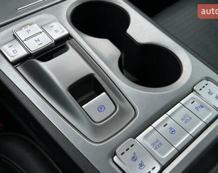 Серый Хендай Kona, объемом двигателя 0 л и пробегом 164 тыс. км за 16999 $, фото 16 на Automoto.ua