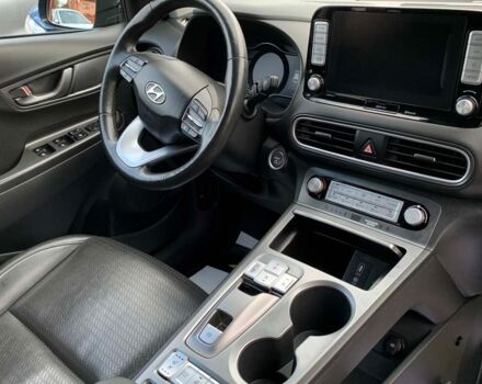 Серый Хендай Kona, объемом двигателя 64 л и пробегом 119 тыс. км за 17900 $, фото 13 на Automoto.ua