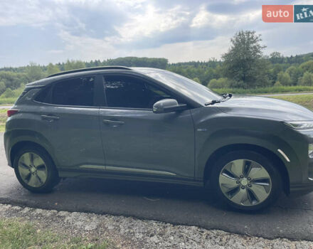 Сірий Хендай Kona, об'ємом двигуна 0 л та пробігом 109 тис. км за 17000 $, фото 4 на Automoto.ua