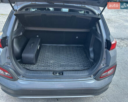 Сірий Хендай Kona, об'ємом двигуна 0 л та пробігом 122 тис. км за 17200 $, фото 16 на Automoto.ua