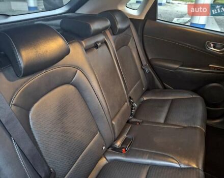 Сірий Хендай Kona, об'ємом двигуна 0 л та пробігом 114 тис. км за 17300 $, фото 25 на Automoto.ua