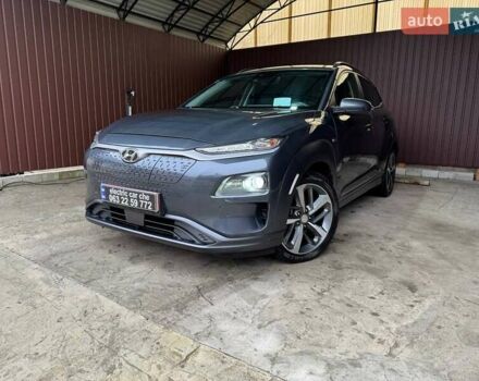 Серый Хендай Kona, объемом двигателя 0 л и пробегом 81 тыс. км за 17600 $, фото 3 на Automoto.ua