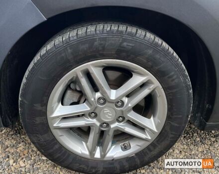 Серый Хендай Kona, объемом двигателя 2 л и пробегом 106 тыс. км за 17600 $, фото 20 на Automoto.ua