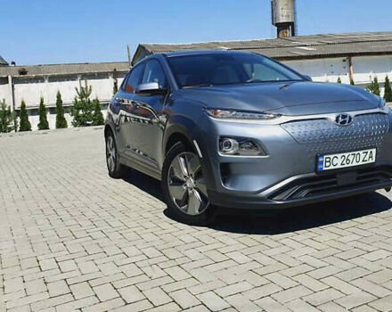 Серый Хендай Kona, объемом двигателя 0 л и пробегом 114 тыс. км за 15300 $, фото 2 на Automoto.ua