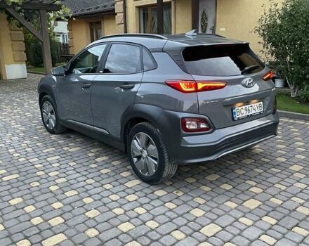 Серый Хендай Kona, объемом двигателя 0 л и пробегом 44 тыс. км за 17400 $, фото 3 на Automoto.ua