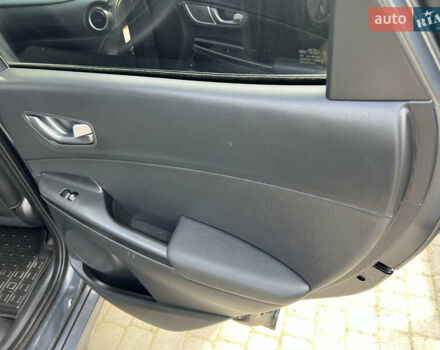 Серый Хендай Kona, объемом двигателя 0 л и пробегом 96 тыс. км за 17300 $, фото 12 на Automoto.ua
