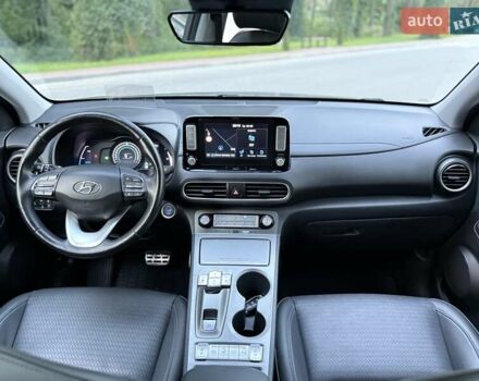 Серый Хендай Kona, объемом двигателя 0 л и пробегом 96 тыс. км за 17200 $, фото 83 на Automoto.ua