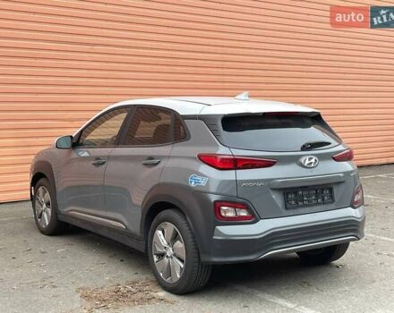 Серый Хендай Kona, объемом двигателя 0 л и пробегом 54 тыс. км за 17500 $, фото 7 на Automoto.ua