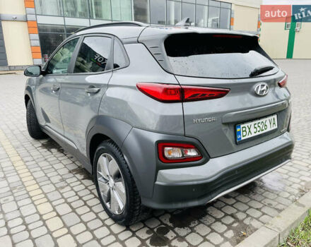 Серый Хендай Kona, объемом двигателя 0 л и пробегом 103 тыс. км за 17999 $, фото 9 на Automoto.ua