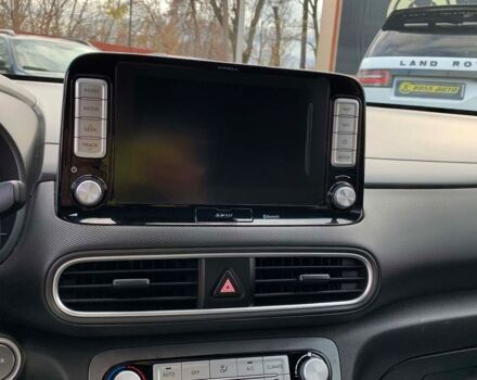 Серый Хендай Kona, объемом двигателя 64 л и пробегом 119 тыс. км за 17900 $, фото 7 на Automoto.ua