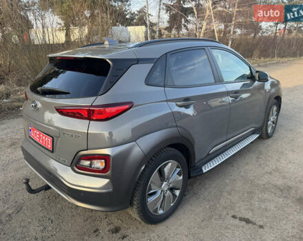 Серый Хендай Kona, объемом двигателя 0 л и пробегом 92 тыс. км за 15900 $, фото 7 на Automoto.ua