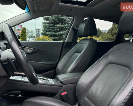 Серый Хендай Kona, объемом двигателя 0 л и пробегом 164 тыс. км за 16999 $, фото 8 на Automoto.ua