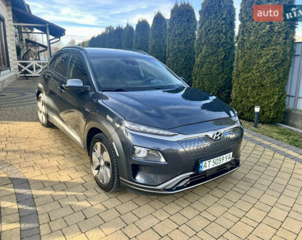 Серый Хендай Kona, объемом двигателя 0 л и пробегом 95 тыс. км за 17500 $, фото 4 на Automoto.ua