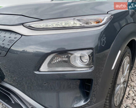 Сірий Хендай Kona, об'ємом двигуна 0 л та пробігом 115 тис. км за 18700 $, фото 4 на Automoto.ua