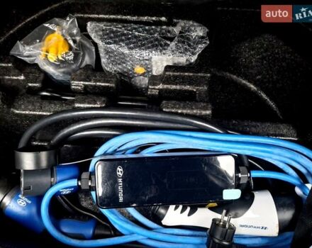 Сірий Хендай Kona, об'ємом двигуна 0 л та пробігом 114 тис. км за 17300 $, фото 28 на Automoto.ua