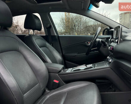 Серый Хендай Kona, объемом двигателя 0 л и пробегом 164 тыс. км за 16999 $, фото 18 на Automoto.ua