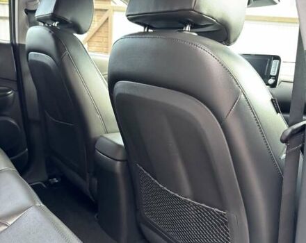 Сірий Хендай Kona, об'ємом двигуна 0 л та пробігом 71 тис. км за 17700 $, фото 55 на Automoto.ua