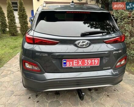 Серый Хендай Kona, объемом двигателя 0 л и пробегом 80 тыс. км за 18900 $, фото 6 на Automoto.ua