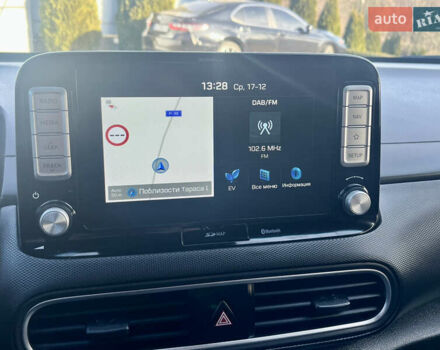 Серый Хендай Kona, объемом двигателя 0 л и пробегом 95 тыс. км за 17500 $, фото 63 на Automoto.ua