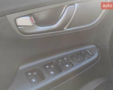Сірий Хендай Kona, об'ємом двигуна 0 л та пробігом 71 тис. км за 17500 $, фото 2 на Automoto.ua