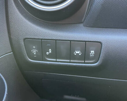 Серый Хендай Kona, объемом двигателя 2 л и пробегом 93 тыс. км за 15900 $, фото 31 на Automoto.ua