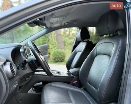 Серый Хендай Kona, объемом двигателя 0 л и пробегом 96 тыс. км за 17200 $, фото 44 на Automoto.ua