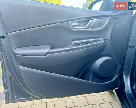 Серый Хендай Kona, объемом двигателя 0 л и пробегом 95 тыс. км за 17500 $, фото 45 на Automoto.ua