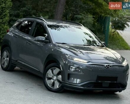 Серый Хендай Kona, объемом двигателя 0 л и пробегом 96 тыс. км за 17200 $, фото 3 на Automoto.ua