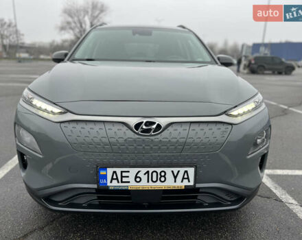 Серый Хендай Kona, объемом двигателя 0 л и пробегом 131 тыс. км за 16500 $, фото 6 на Automoto.ua