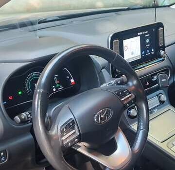 Серый Хендай Kona, объемом двигателя 0 л и пробегом 105 тыс. км за 17999 $, фото 16 на Automoto.ua