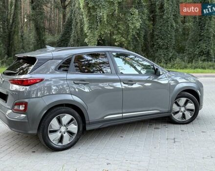 Серый Хендай Kona, объемом двигателя 0 л и пробегом 96 тыс. км за 17200 $, фото 10 на Automoto.ua