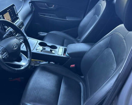 Сірий Хендай Kona, об'ємом двигуна 0 л та пробігом 122 тис. км за 17200 $, фото 10 на Automoto.ua
