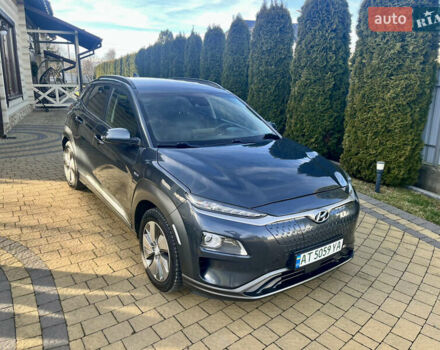 Серый Хендай Kona, объемом двигателя 0 л и пробегом 95 тыс. км за 17500 $, фото 5 на Automoto.ua