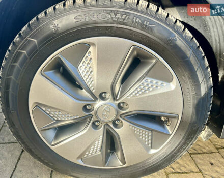 Серый Хендай Kona, объемом двигателя 0 л и пробегом 95 тыс. км за 17500 $, фото 42 на Automoto.ua