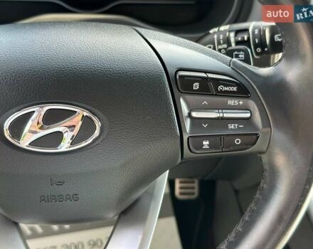 Серый Хендай Kona, объемом двигателя 0 л и пробегом 137 тыс. км за 16700 $, фото 26 на Automoto.ua