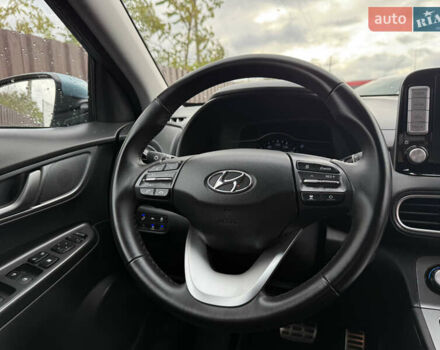 Серый Хендай Kona, объемом двигателя 0 л и пробегом 127 тыс. км за 17650 $, фото 51 на Automoto.ua