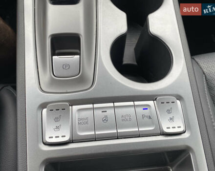 Сірий Хендай Kona, об'ємом двигуна 0 л та пробігом 115 тис. км за 18700 $, фото 22 на Automoto.ua