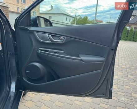 Сірий Хендай Kona, об'ємом двигуна 0 л та пробігом 71 тис. км за 17700 $, фото 64 на Automoto.ua