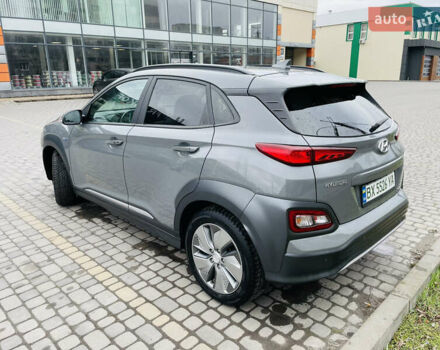 Серый Хендай Kona, объемом двигателя 0 л и пробегом 103 тыс. км за 17999 $, фото 8 на Automoto.ua