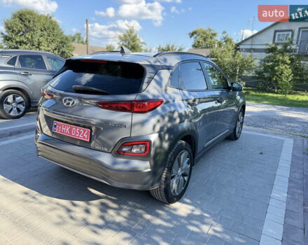 Серый Хендай Kona, объемом двигателя 0 л и пробегом 111 тыс. км за 17778 $, фото 5 на Automoto.ua