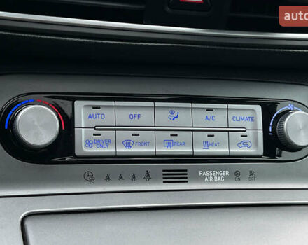 Серый Хендай Kona, объемом двигателя 0 л и пробегом 164 тыс. км за 16999 $, фото 14 на Automoto.ua