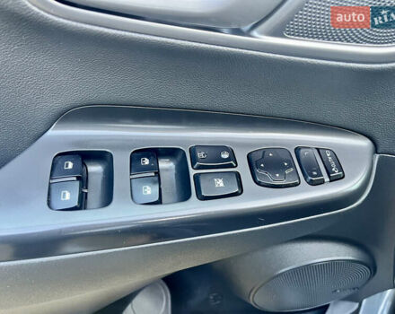 Серый Хендай Kona, объемом двигателя 0 л и пробегом 95 тыс. км за 17500 $, фото 46 на Automoto.ua