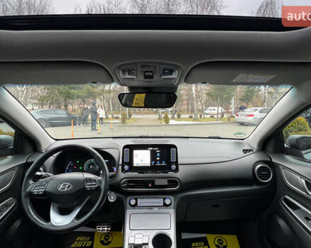 Серый Хендай Kona, объемом двигателя 0 л и пробегом 164 тыс. км за 16999 $, фото 11 на Automoto.ua
