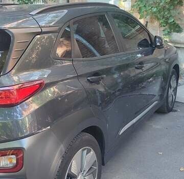 Серый Хендай Kona, объемом двигателя 0 л и пробегом 105 тыс. км за 17999 $, фото 11 на Automoto.ua